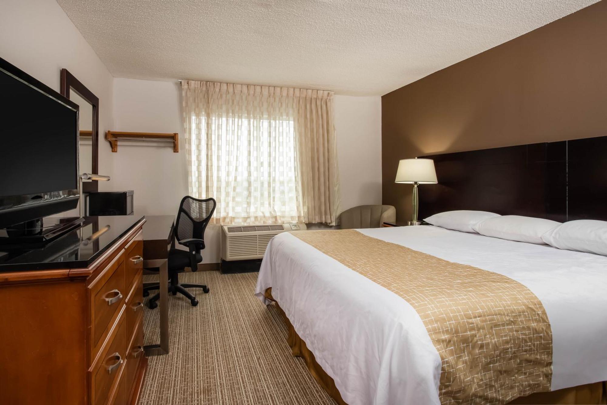 Travelodge By Wyndham Fort Wayne North Exterior foto